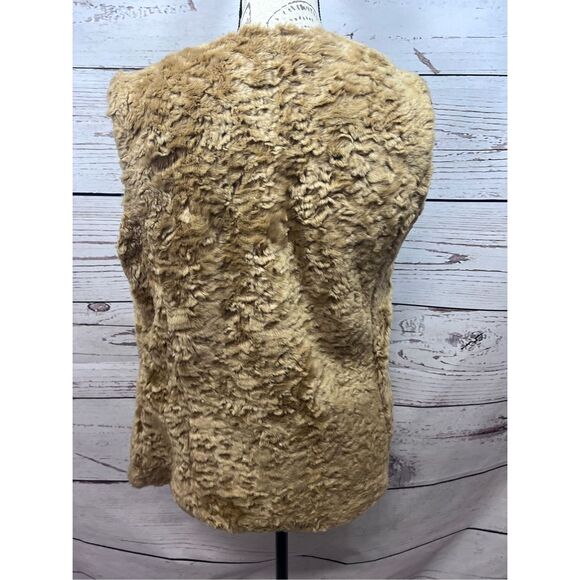 Ashley B Bernardo small tan faux fur‎ vest with clasp - Picture 2 of 4